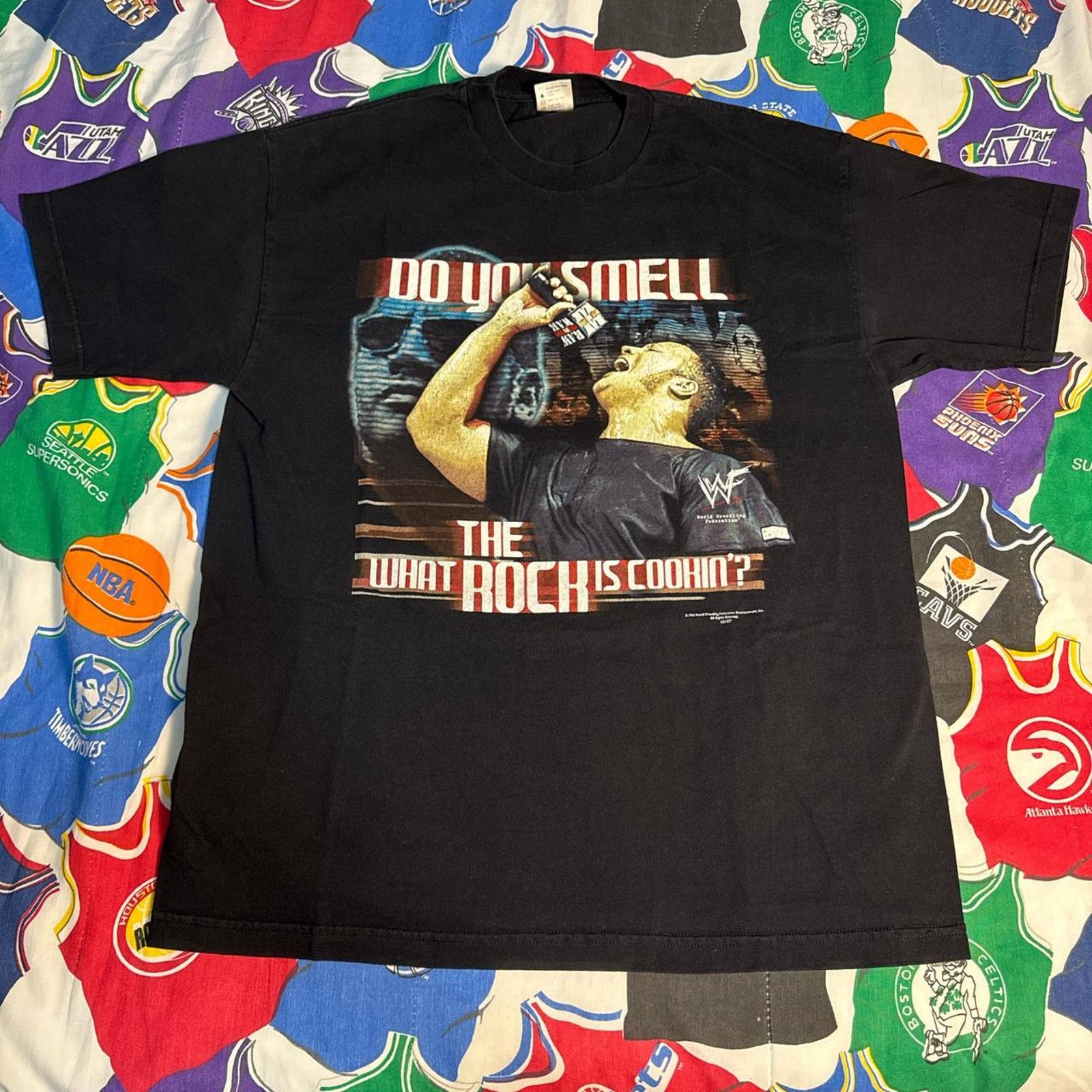 Vintage Vintage 2000 WWF Do You Smell What The Rock Is Cookin? Tee Size US XL / EU 56 / 4 - 1 Thumbnail