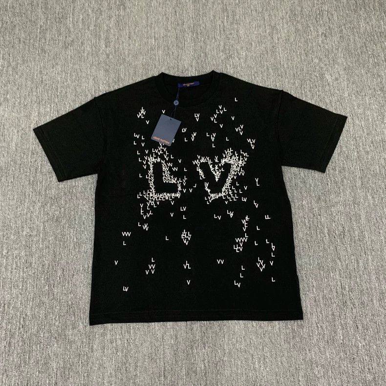 Louis Vuitton LV Black Airplane Print Short Sleeve T-shirt - dmc Size US L / EU 52-54 / 3 - 1 Thumbnail