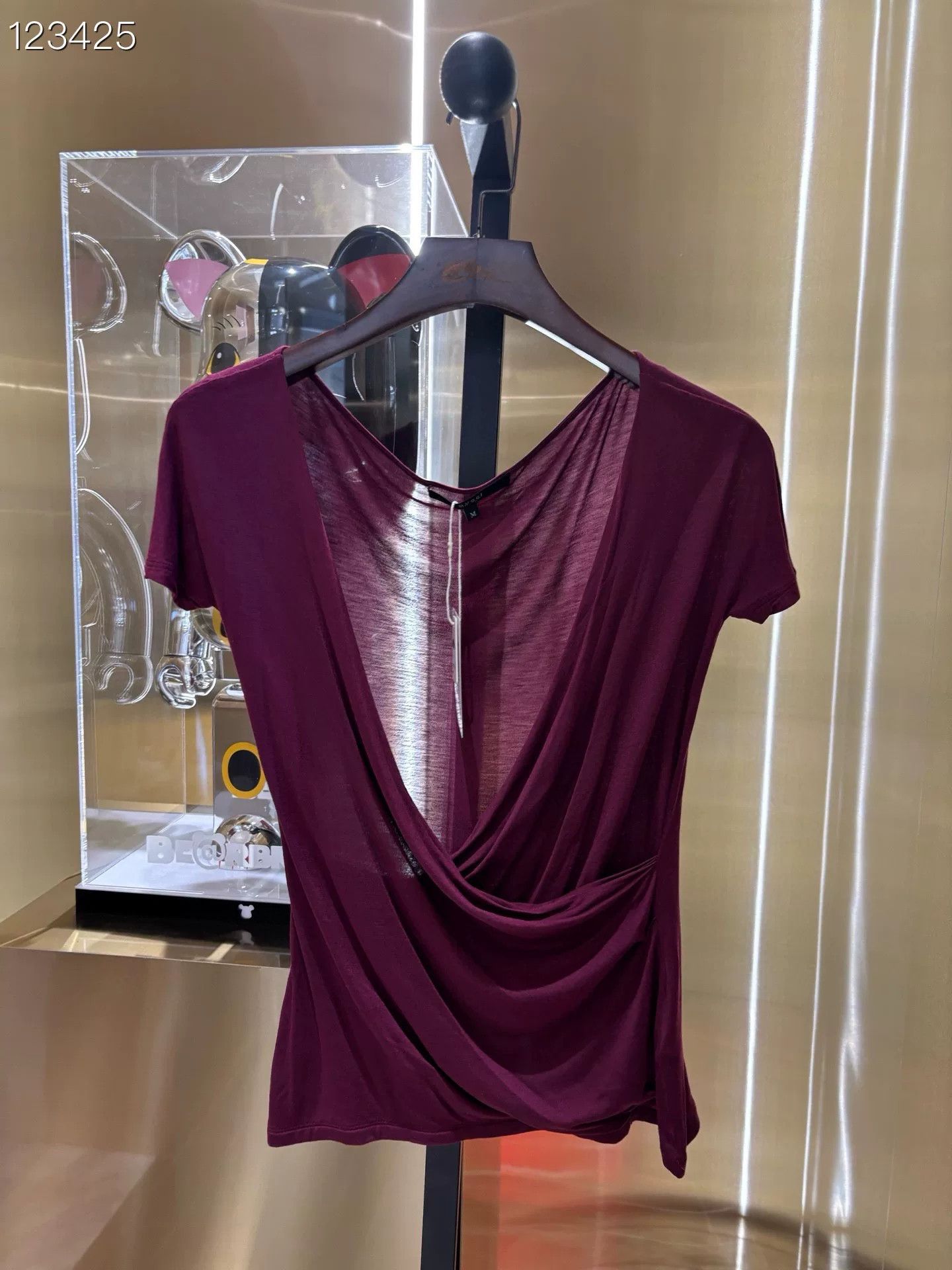 Gucci Gucci Red Short Sleeve Top M Size M / US 6-8 / IT 42-44 - 1 Thumbnail