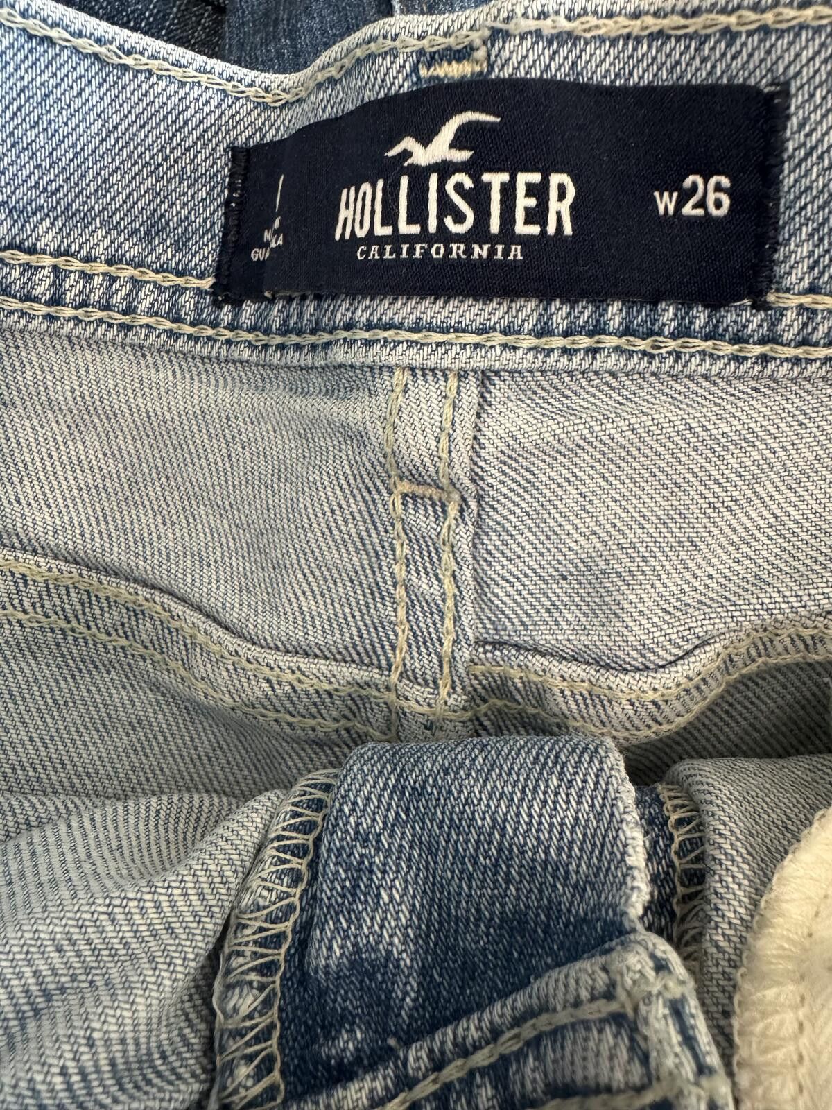 Hollister Hollister Size 26 Light Wash Distressed Denim Shorts Size 26" / US 2 / IT 38 - 4 Thumbnail