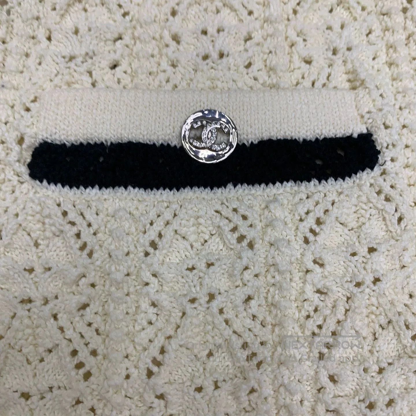 Chanel beige embroidered logo knit shorts. Size 35" - 8 Thumbnail