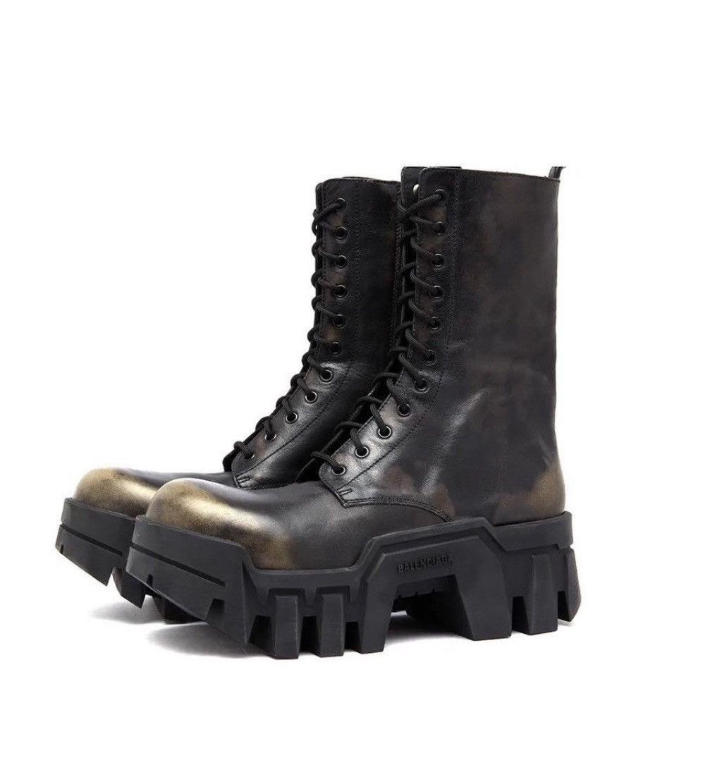 Bulldozer lace-up leather ankle boots worn out effect