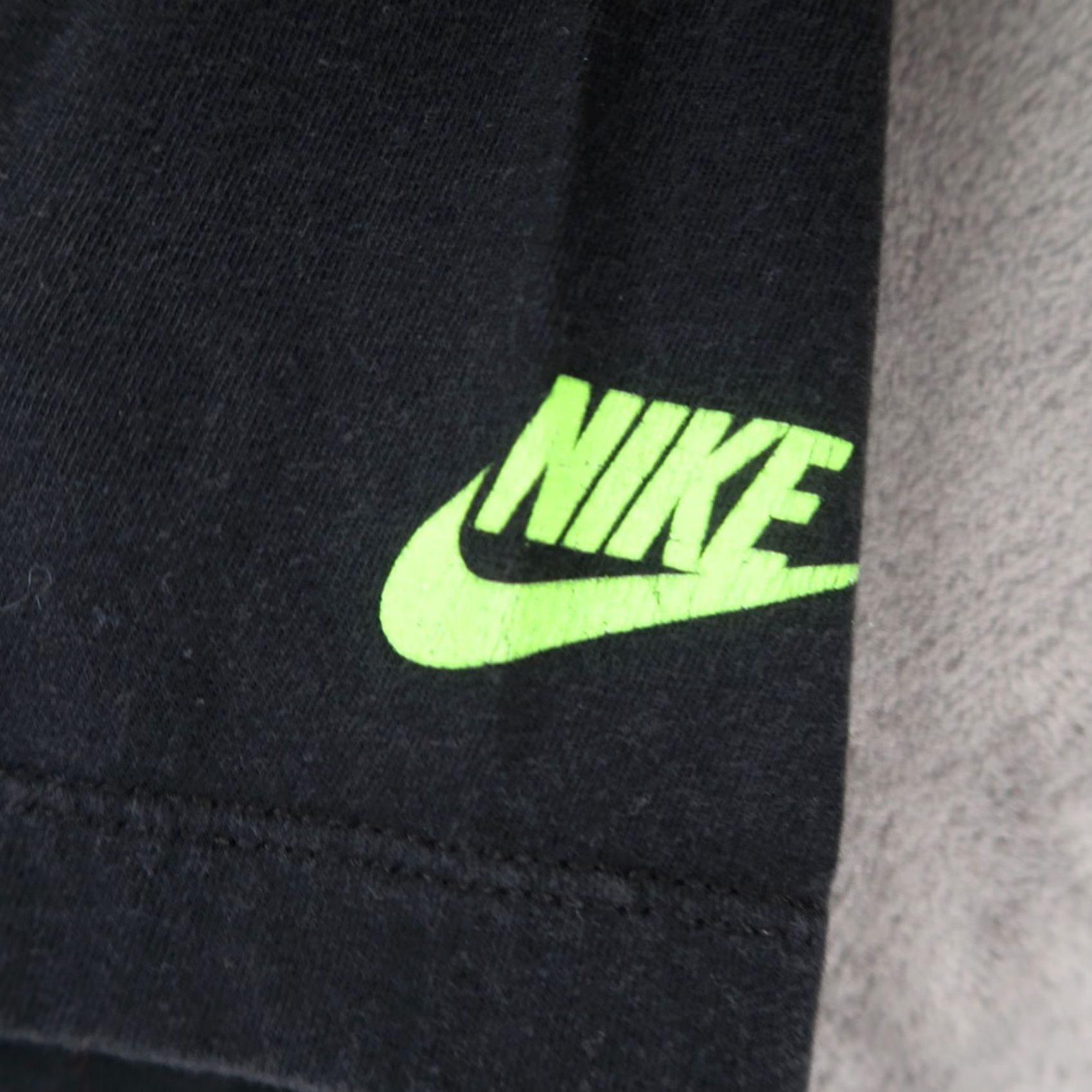 Nike Nike Mens M Black Graphic Print T-Shirt Sportswear Cotton Shirt Mens Size US M / EU 48-50 / 2 - 4 Thumbnail