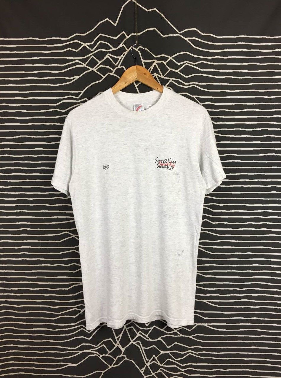 Vintage Vtg 90s 00s Sweet Kiss Sweet Hug Sweet xxx Typography Tee Size US M / EU 48-50 / 2 - 5 Thumbnail