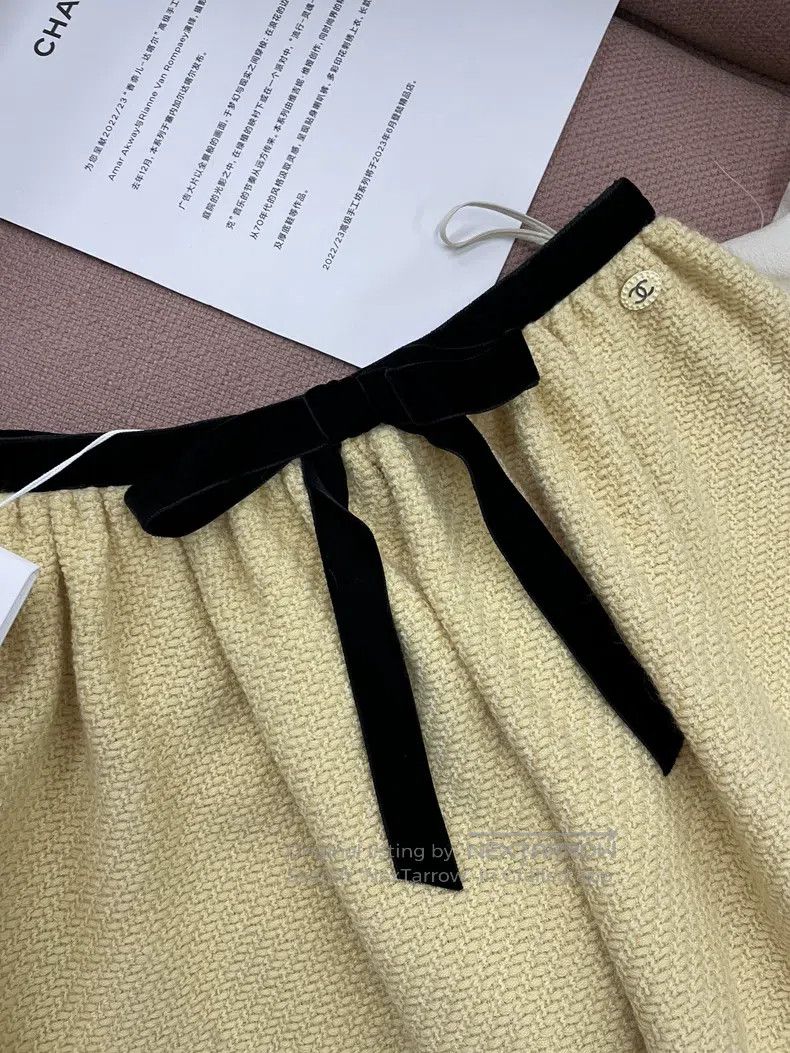 Chanel Chanel 22B popular yellow bow skirt short skirt Size 42" / US 20 - 2 Thumbnail