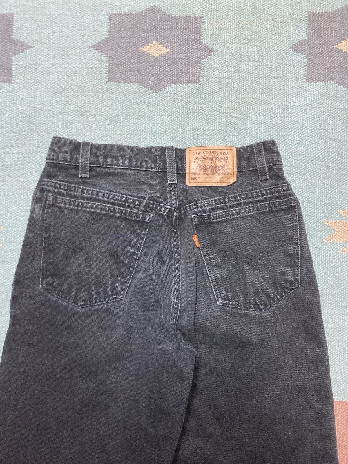 Levi's × Vintage 90s Levi’s 550 jeans orange tab relaxed taper student 27x29 Size US 27 - 2 Thumbnail