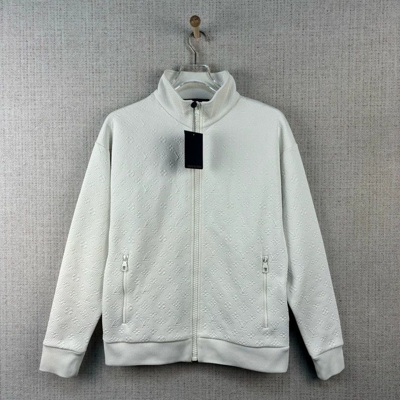 Louis Vuitton Louis Vuitton SS23 Solid Embossed Floral Zip Long Sleeve J Size US S / EU 44-46 / 1 - 1 Thumbnail