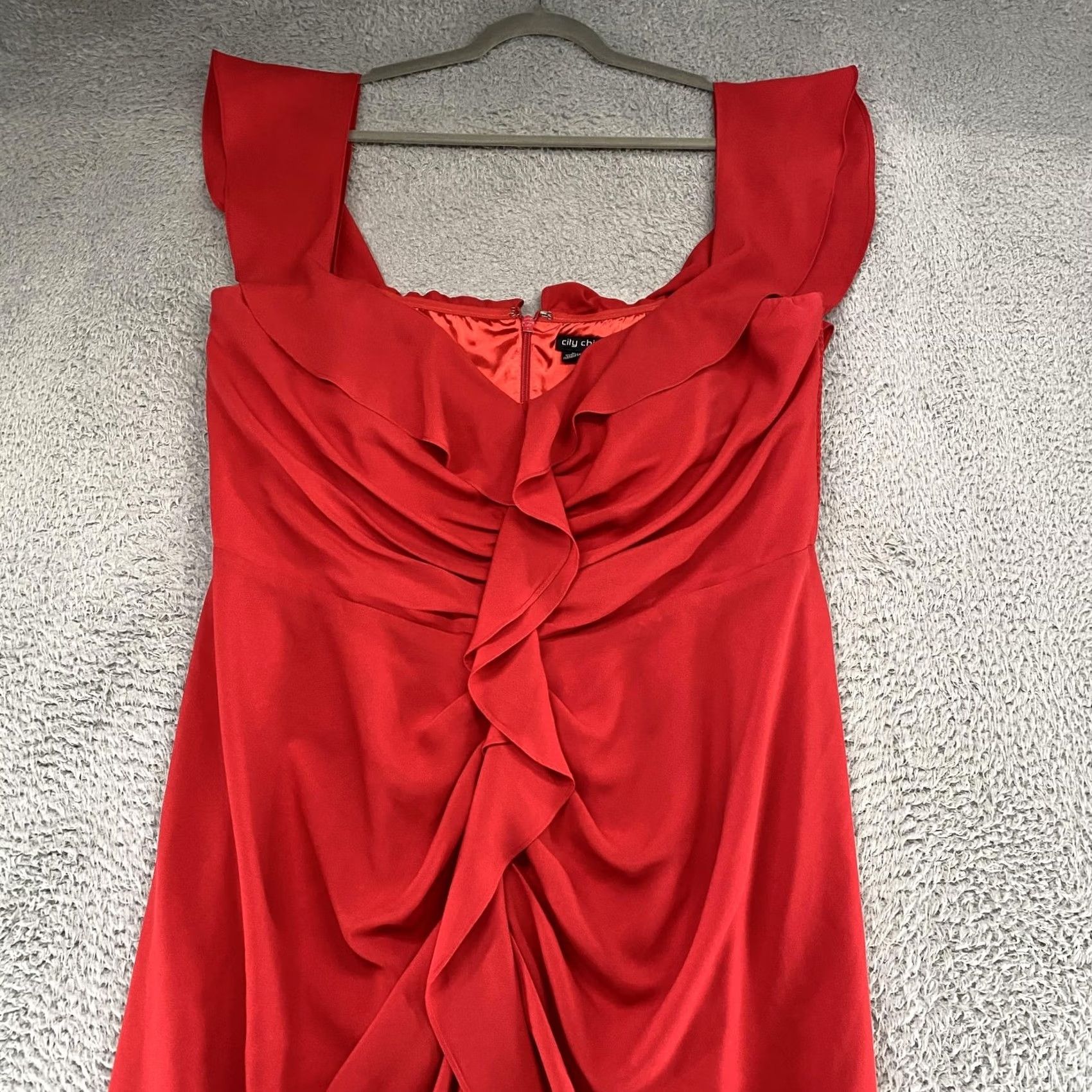 Vintage City Chic Dress Womens XL/22 Red Satin Ruffle Ruched Sheath Valentines Going Out Shirt? Size 3XL / US 20-22 - 3 Thumbnail