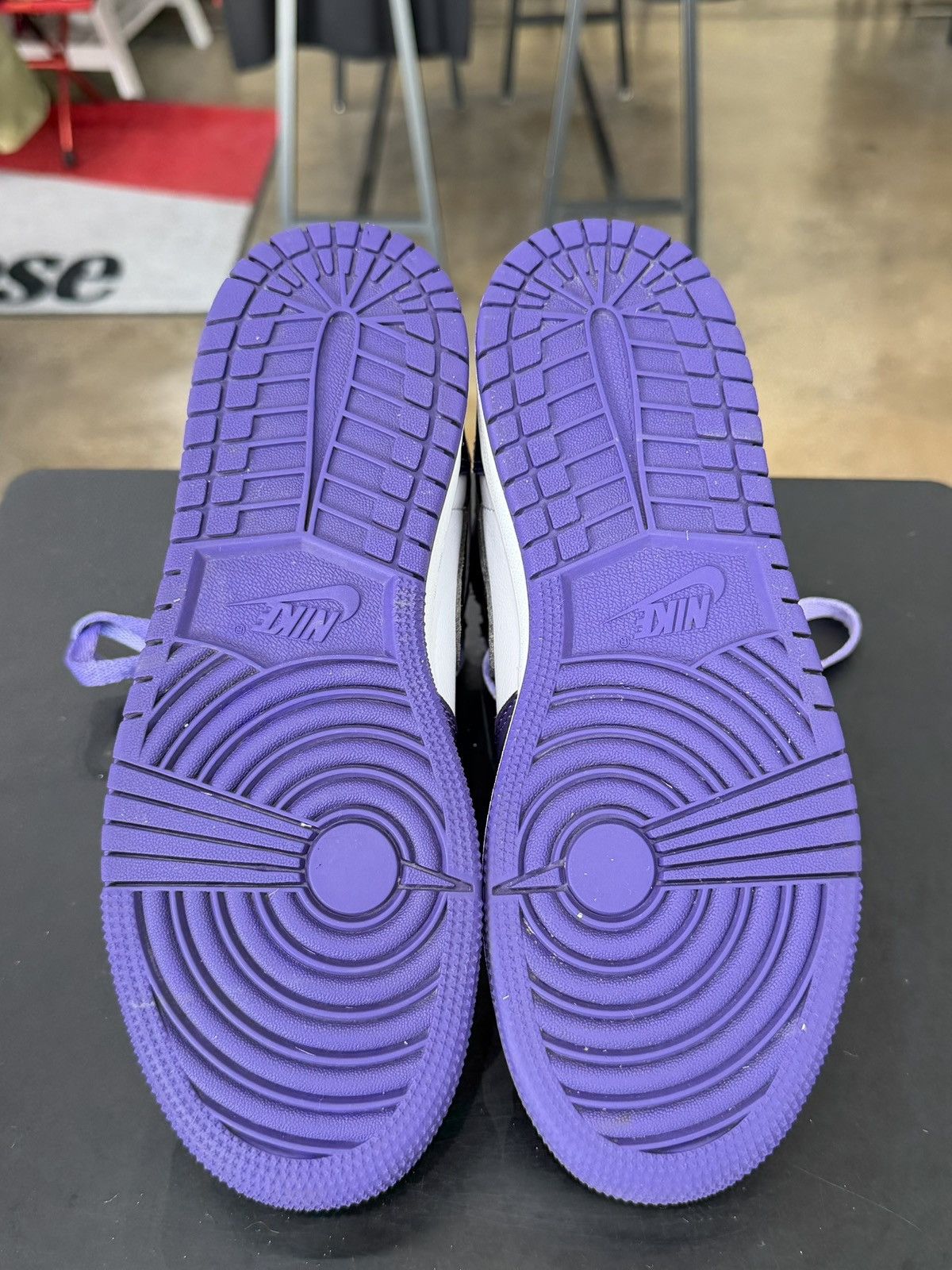 Jordan Brand Air Jordan 1 Court Purple Size 5.5Y (2020) Size US 5.5 / EU 38 - 9 Thumbnail