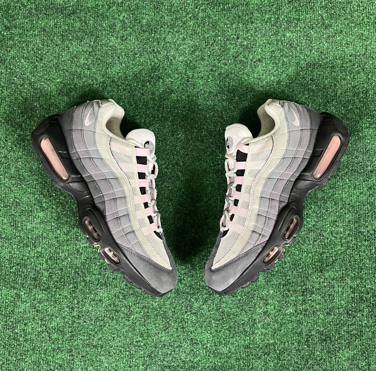 Nike Nike Air Max 95 Gunsmoke Pink Foam Grey White Black Mens 10 Size US 10 / EU 43 - 1 Thumbnail