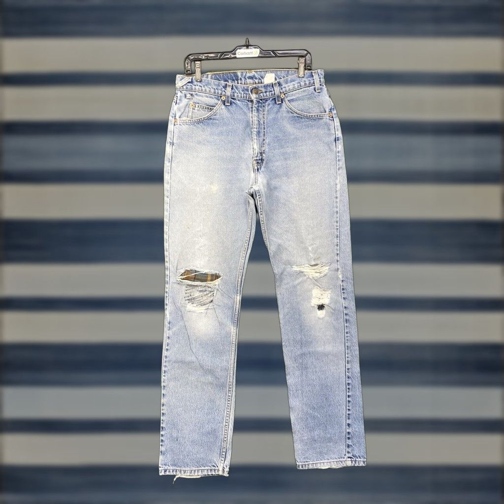 Levi's VINTAGE Levi's 505 Jeans Mens 33x34 Regular Fit Straight Leg Blue Denim Comfort Pockets 90s Size US 33 - 1 Thumbnail
