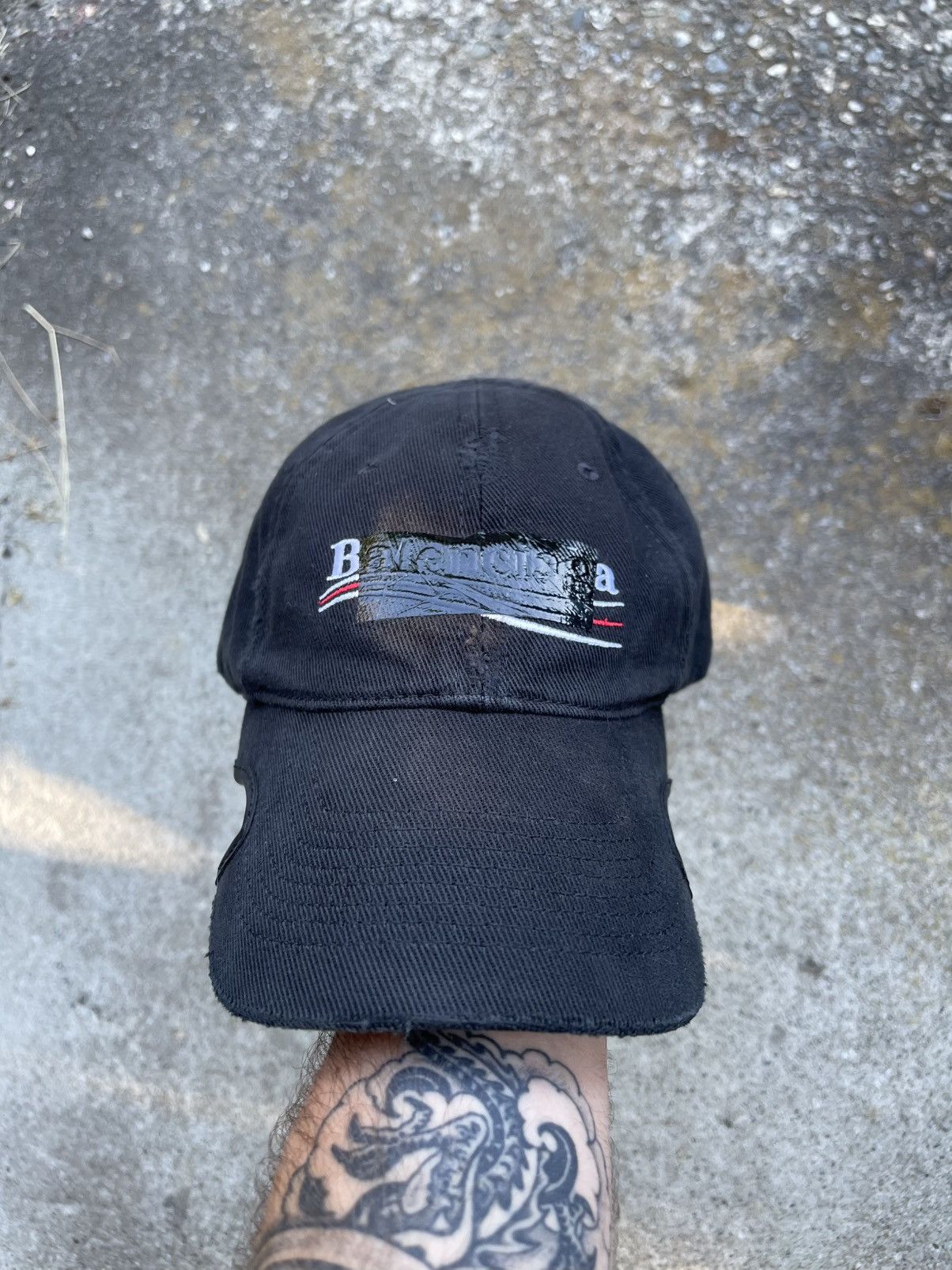 Balenciaga Balenciaga Bernie Political Distressed Notch Gaffer Cap NWT Size ONE SIZE - 2 Thumbnail