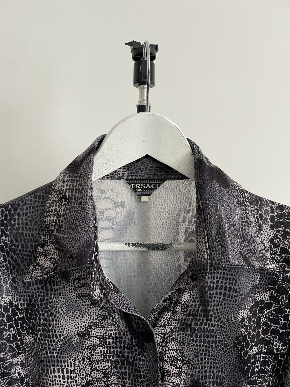 Versace Jeans Couture Vintage Versace Jeans Couture 90’s Snake Skin T-Shirt Blouse Size US M / EU 48-50 / 2 - 5 Thumbnail