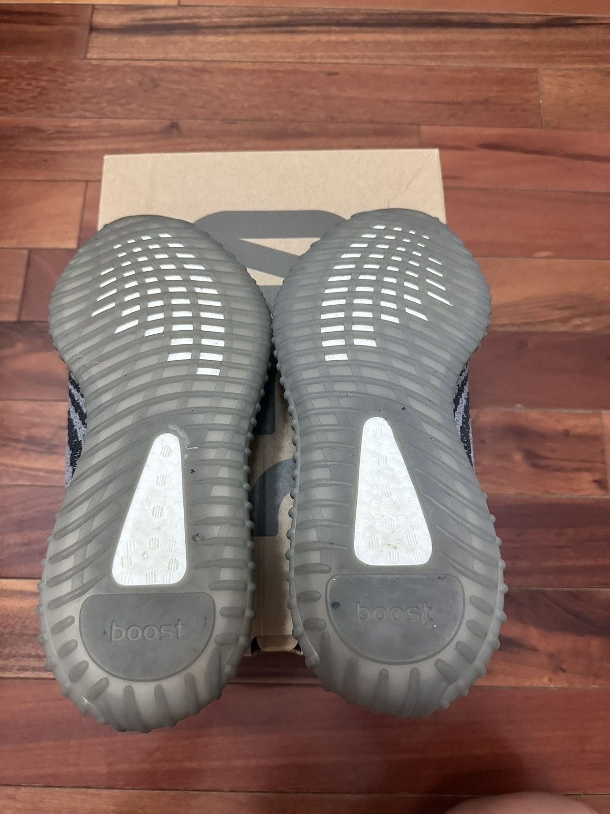 Adidas × Kanye West × Yeezy Adidas Yeezy Boost 350 V2 Beluga Size US 9.5 / EU 42-43 - 6 Thumbnail