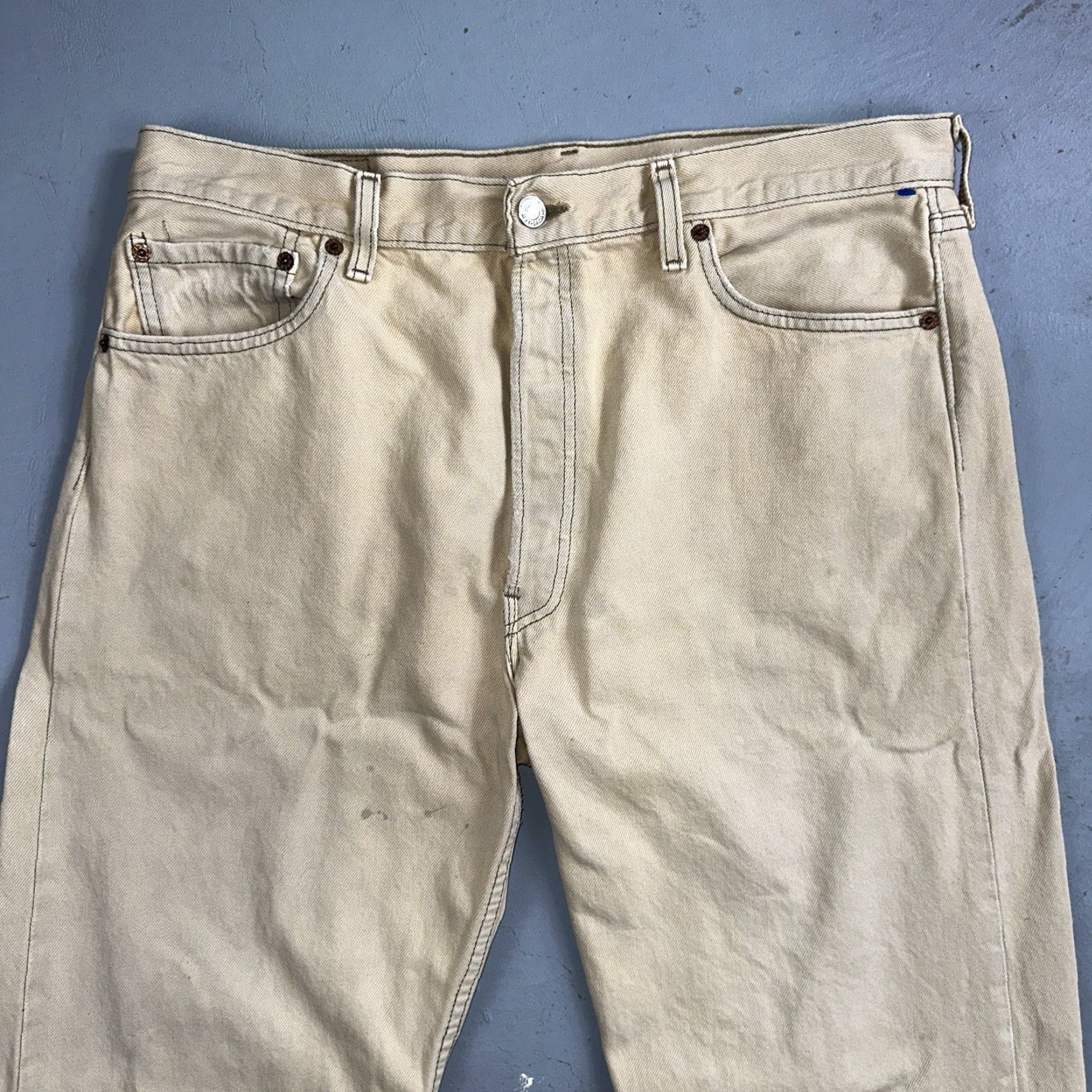 Levi's VINTAGE Levi's 501 Jeans Men 36x32 Straight USA 90s Denim Cotton Ivory Yellow Khaki Button Closure Modern Classic Size US 36 / EU 52 - 2 Thumbnail