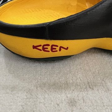 KEEN KEEN Men's Black Yellow EVA Cushioning Anti-Odor Clog Sandal Size US 9 / EU 42 - 7 Thumbnail