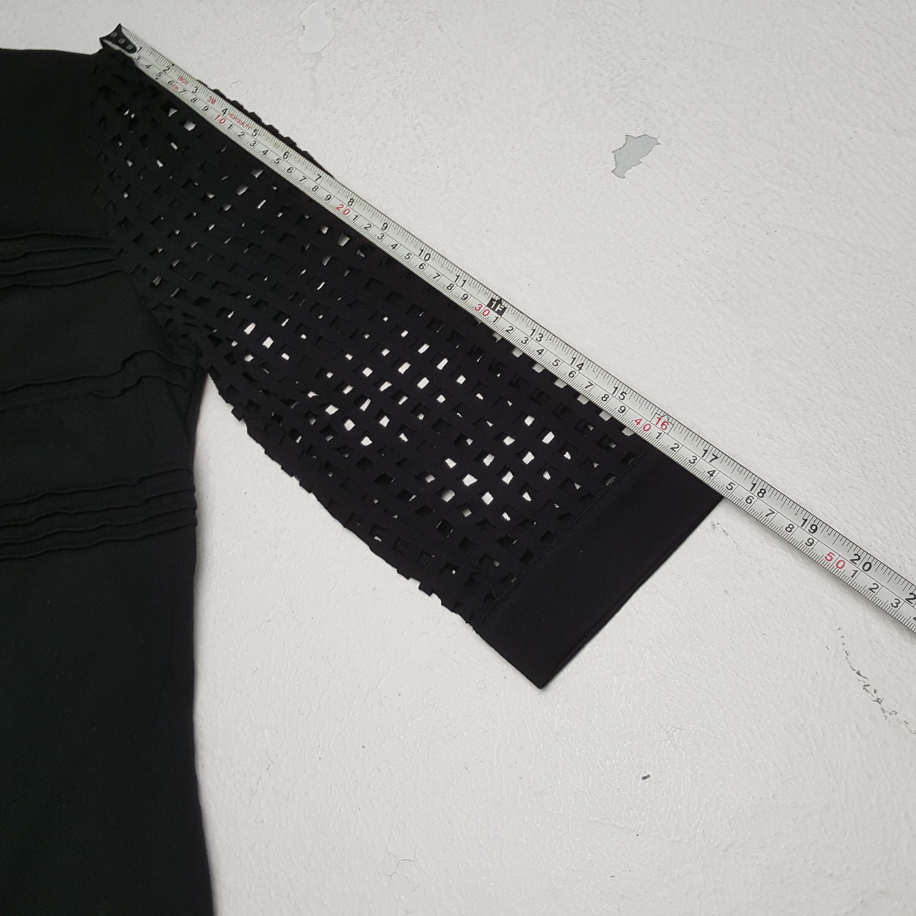 Vintage Vintage MAISON MARGIELA Italian Fashion Brand T-Shirt Size S / US 4 / IT 40 - 5 Thumbnail