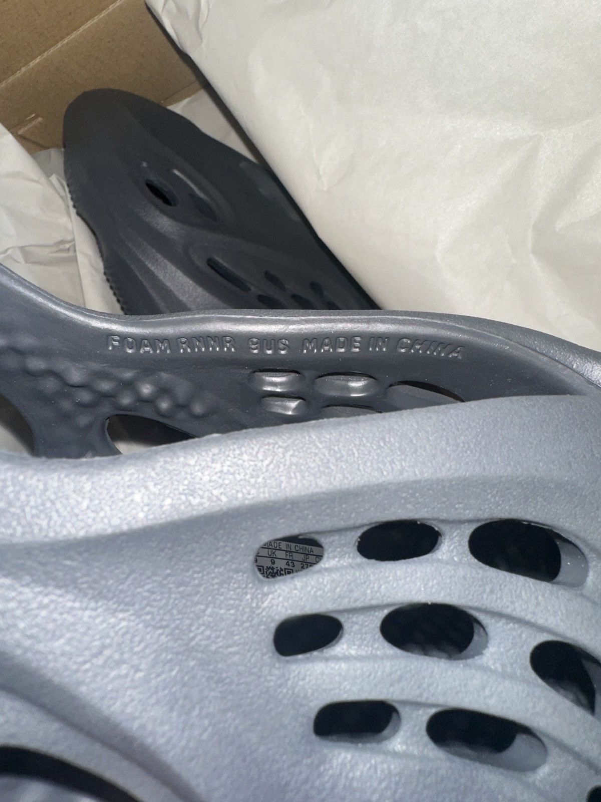 Adidas Yeezy foam runner onxy Size US 9 / EU 42 - 13 Thumbnail