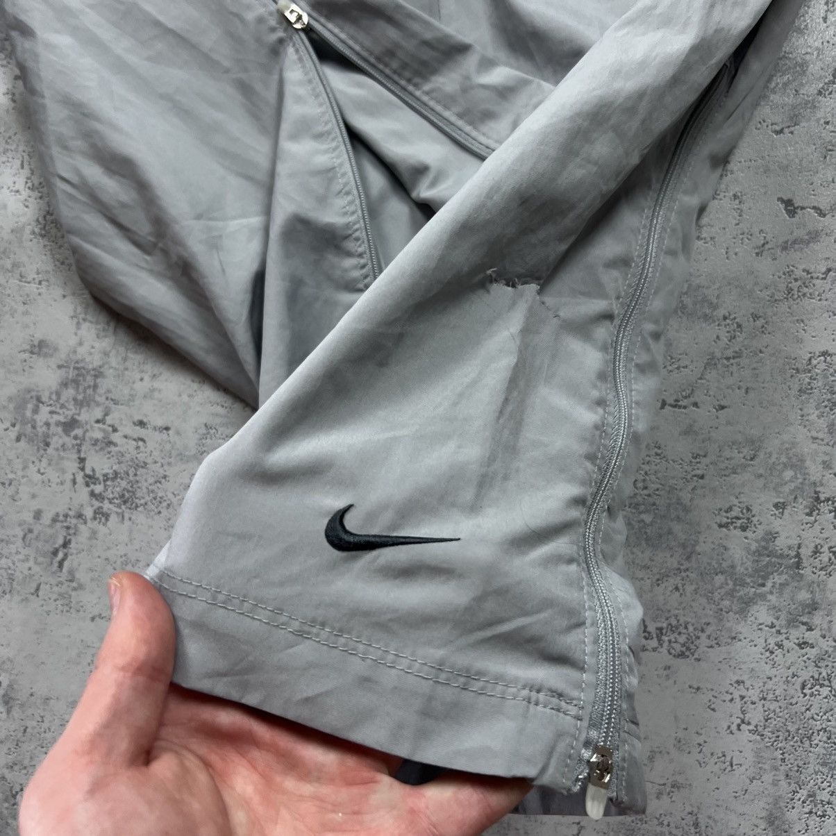 Nike 90s NIKE SWOOSH VINTAGE Y2K GORPCORE PARACHUTE RETRO PANTS Size US 32 / EU 48 - 8 Thumbnail