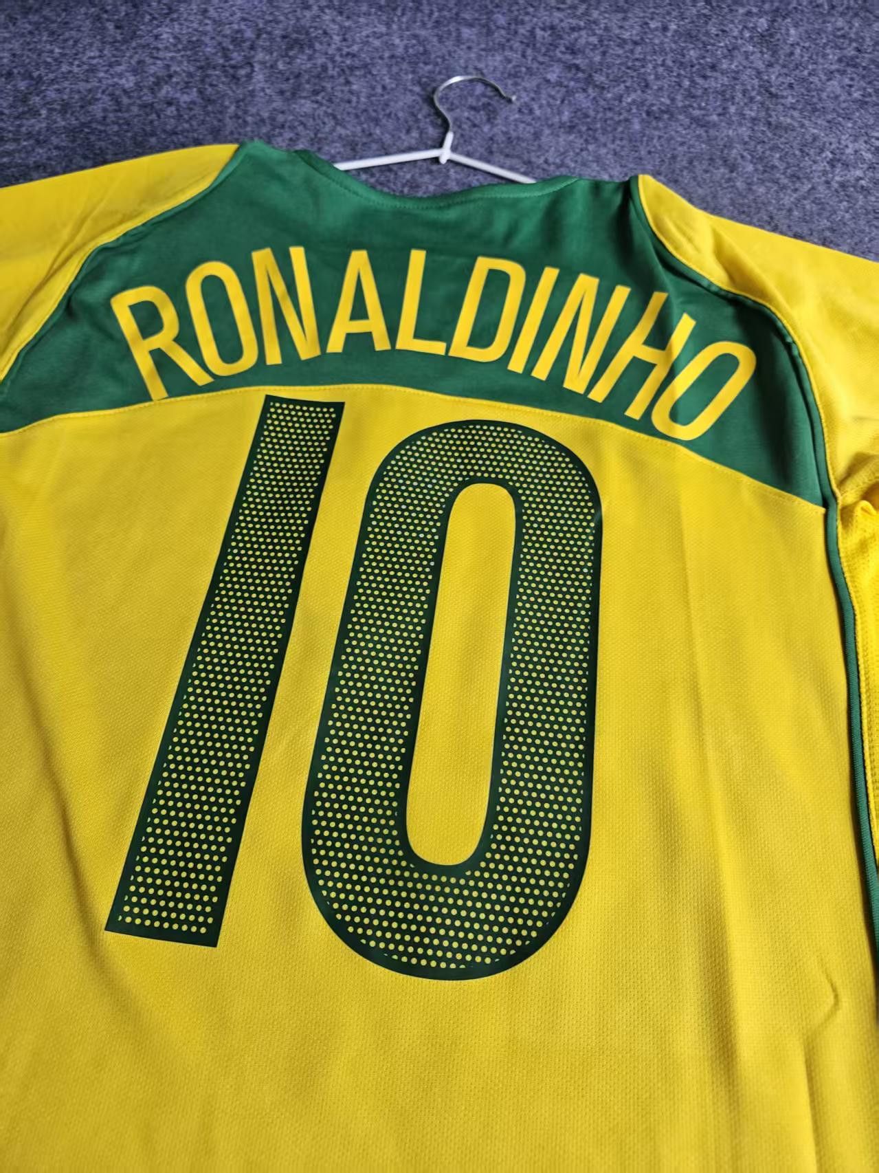 Other 2004 Braz #10 Ronaldinho Jersey Size US S / EU 44-46 / 1 - 3 Thumbnail