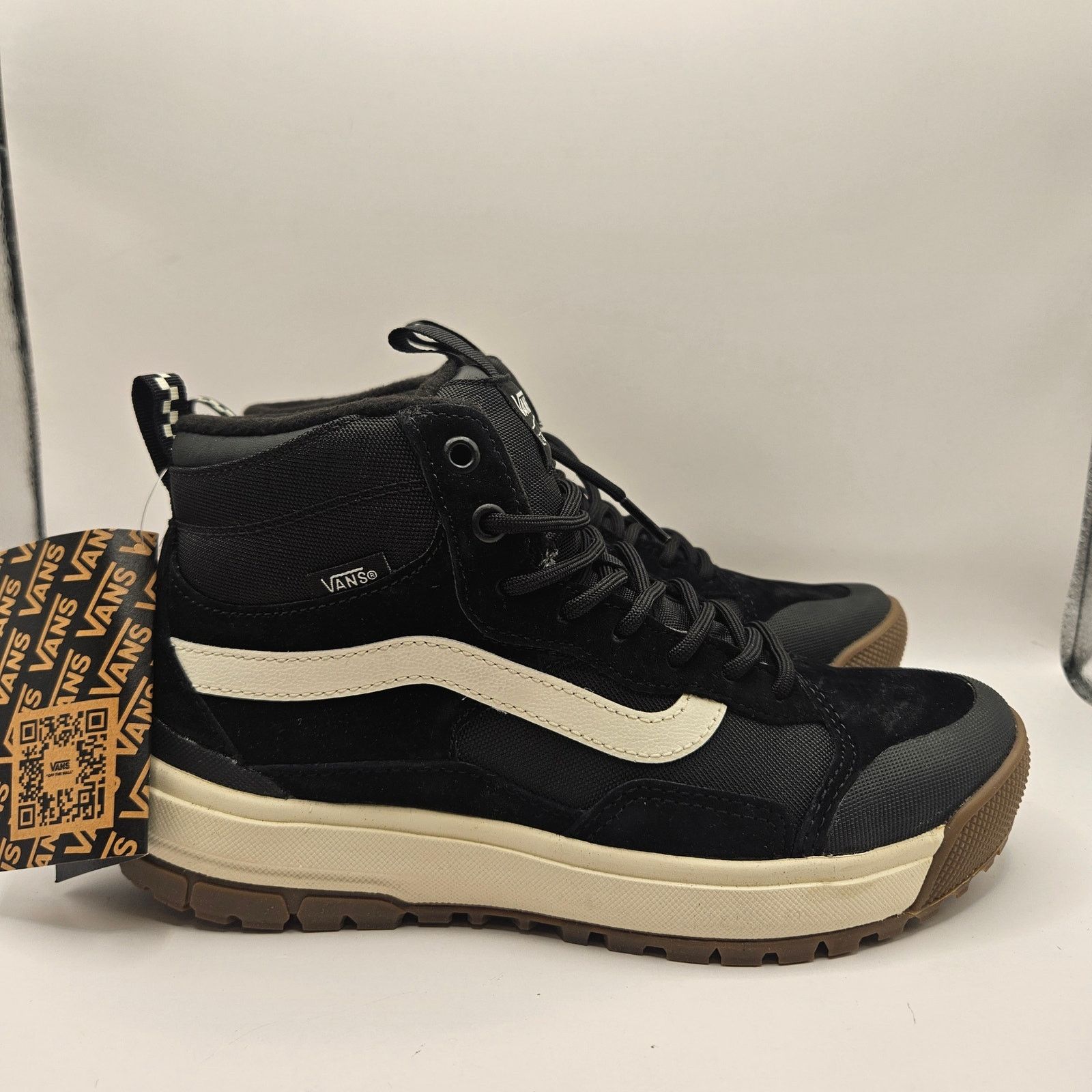 Vans VANS WOMEN'S 8.5 ULTRARANGE EXO HI MTE-1 BOOT BLACK WHITE Size US 8.5 / IT 38.5 - 5 Thumbnail
