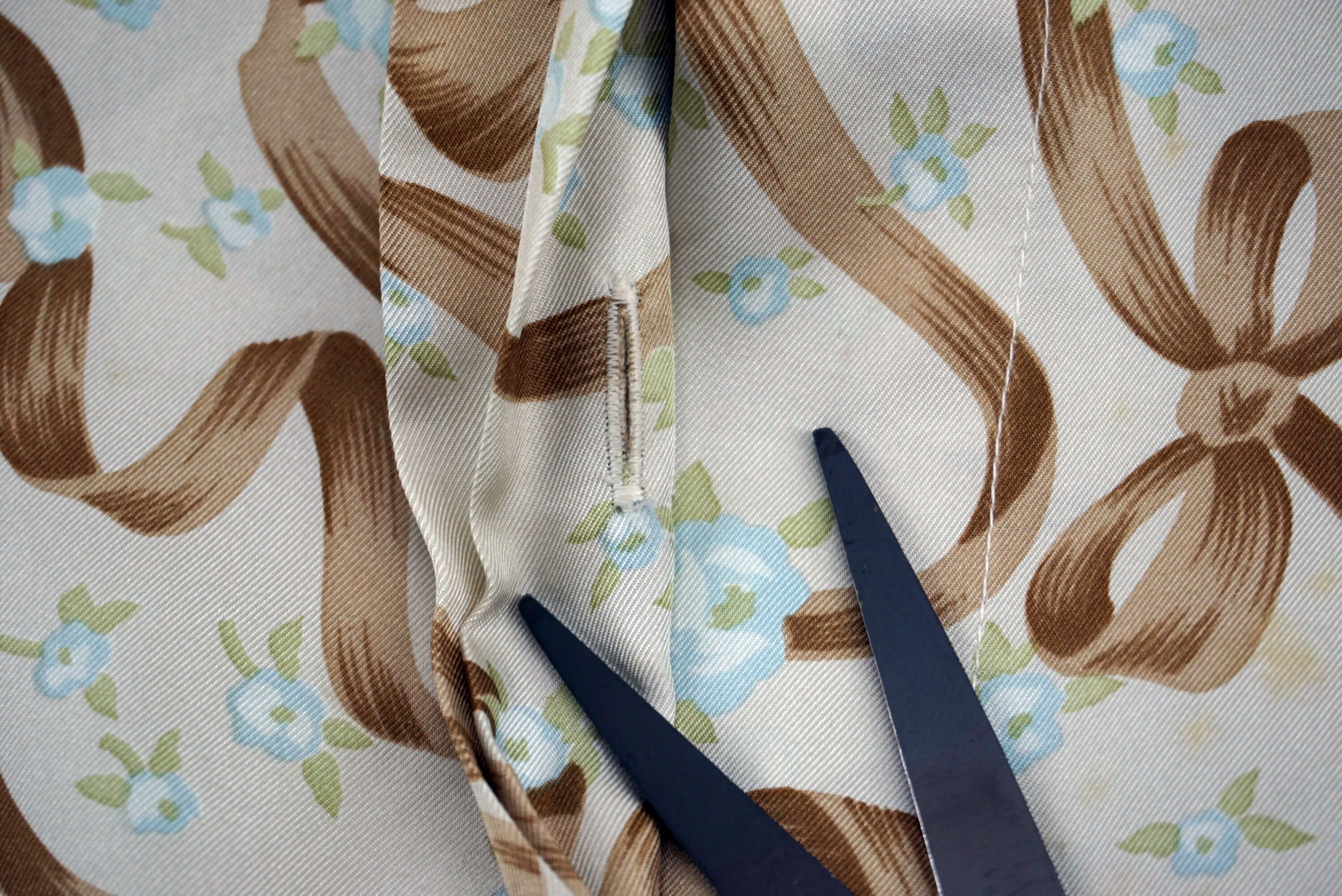 Bally Bally Silk Shirt Ribbons Floral Blouse Made in Italy Size L / US 10 / IT 46 - 13 Thumbnail