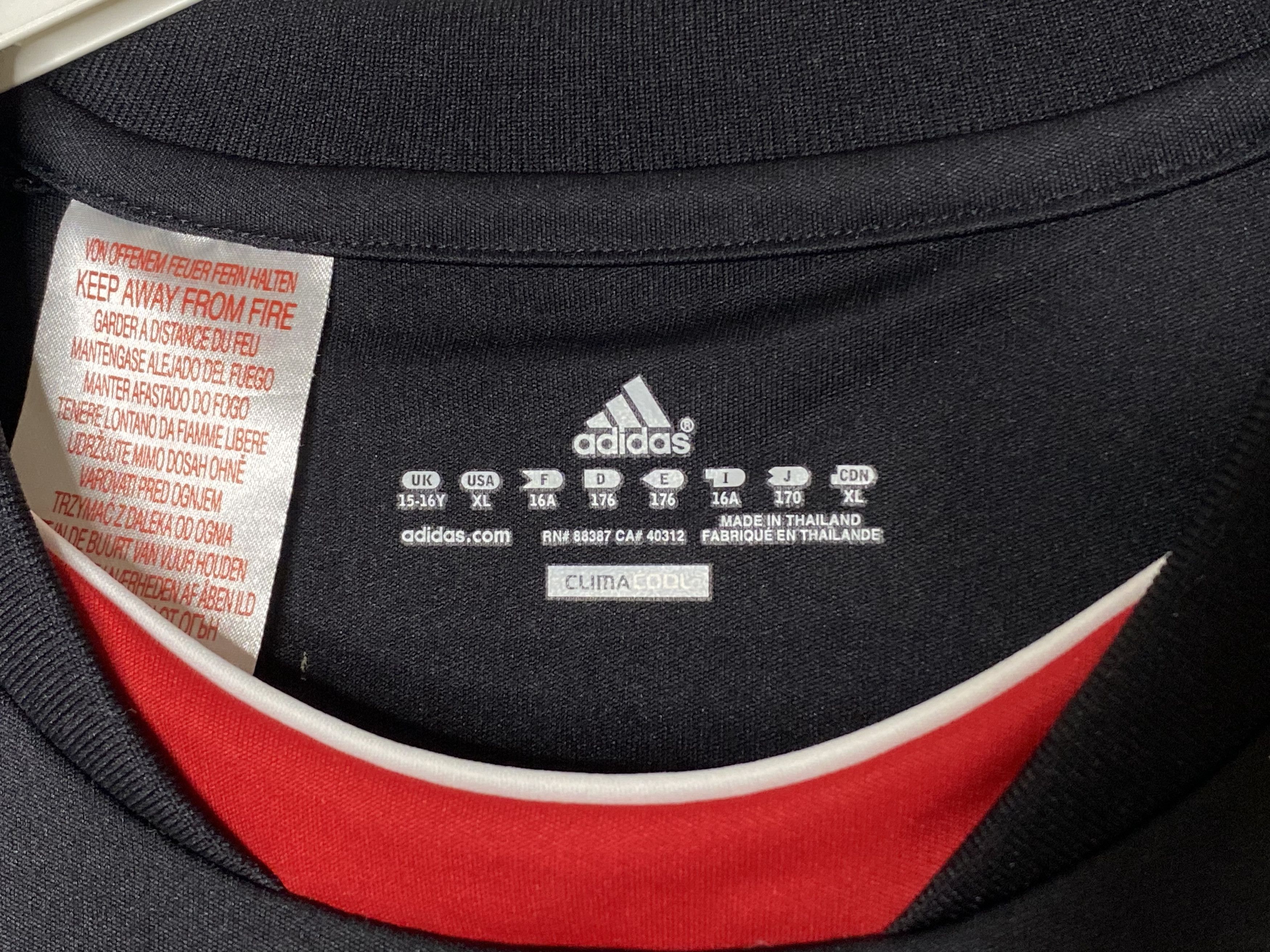 Adidas BAYERN MUNICH 2012 THIRD FOOTBALL SHIRT SOCCER JERSEY ADIDAS Size US S / EU 44-46 / 1 - 4 Thumbnail