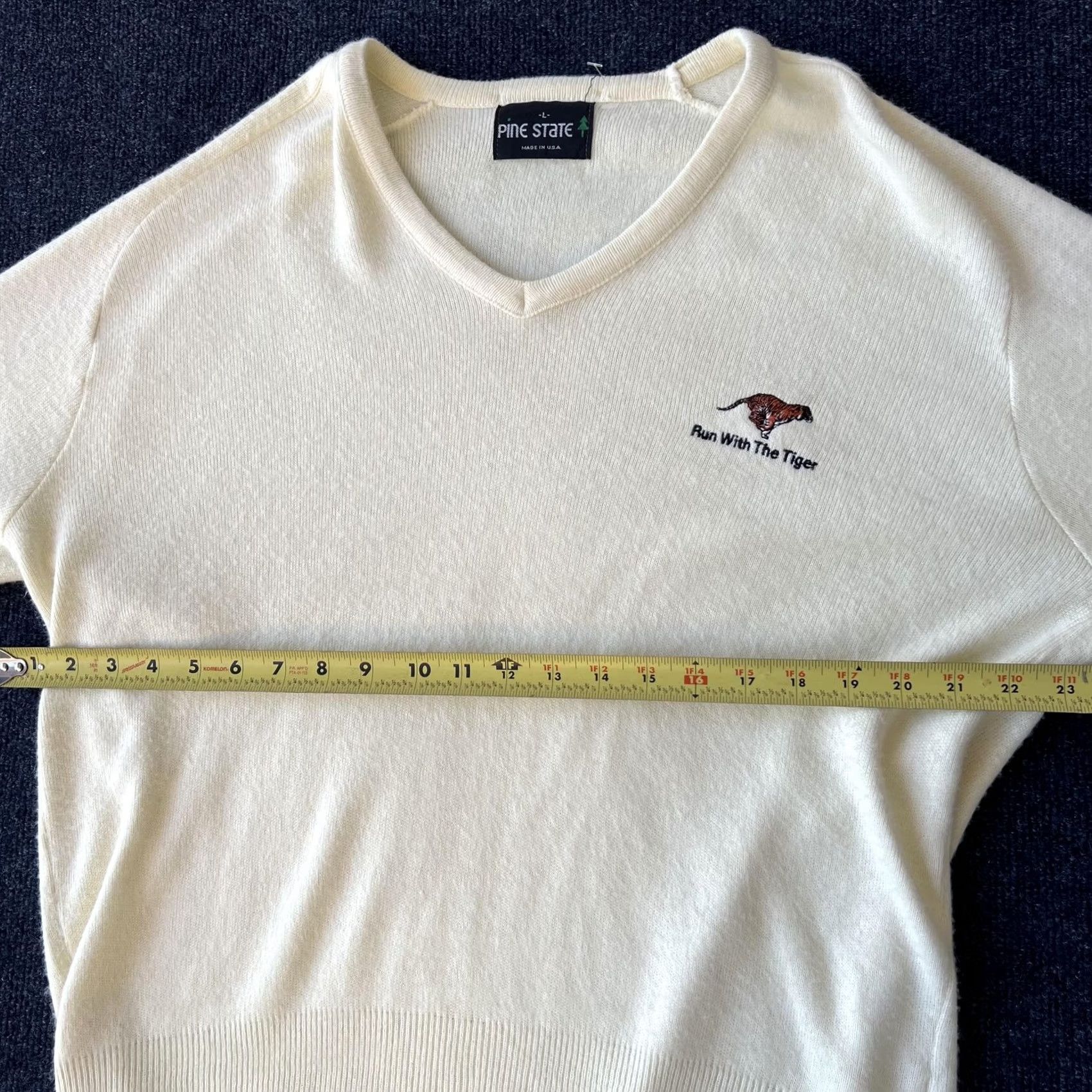 Vintage VINTAGE Pine State Sweater Mens Large White Run With The Tiger Embroidered Pullover USA Size US L / EU 52-54 / 3 - 5 Thumbnail