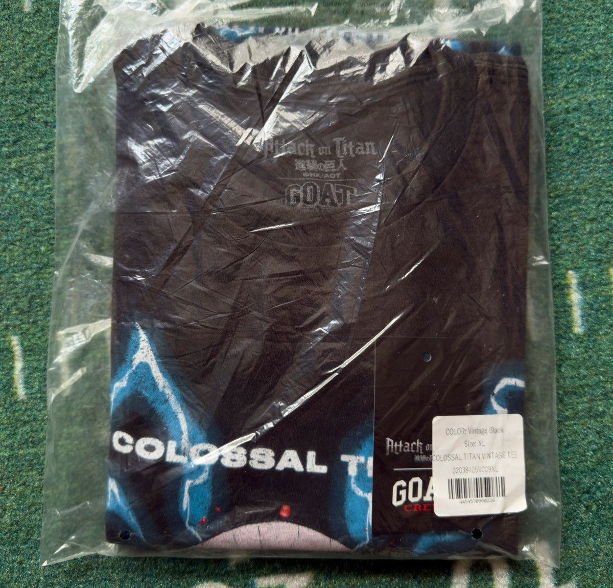 GOAT Crew × Vintage Goat Crew x Attack On Titan Colossal Titan Vintage Tee DS Size US XL / EU 56 / 4 - 2 Thumbnail