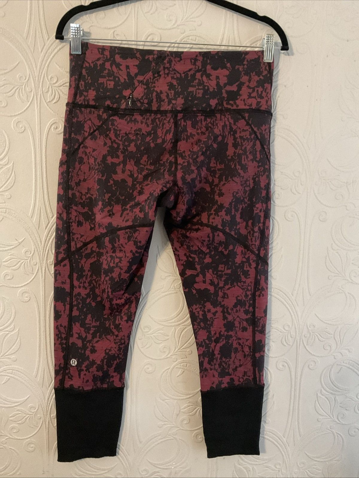 Lululemon Lululemon leggings in burgundy and black size m Size 30" / US 8 / IT 44 - 4 Thumbnail