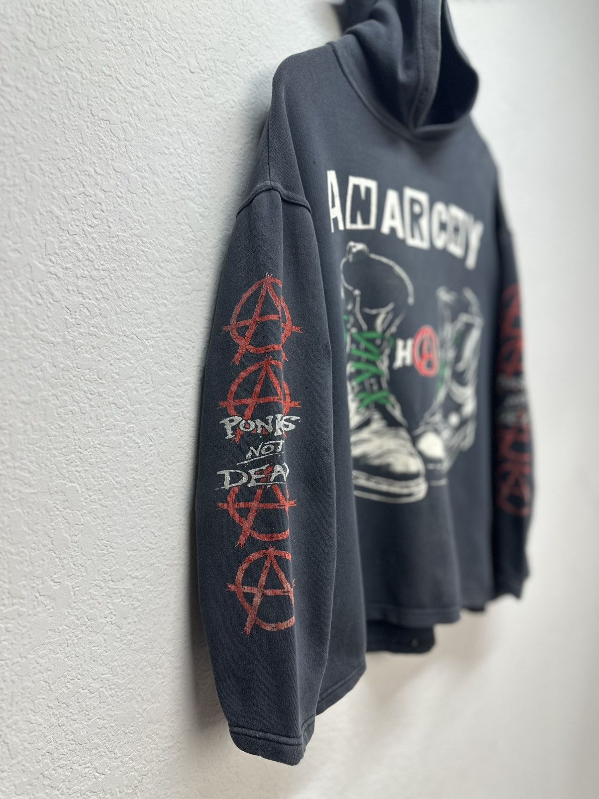 Band Tees Vintage 2000s Anarchy Graphic Pullover Hoodie Men's XL Black Size US L / EU 52-54 / 3 - 7 Thumbnail