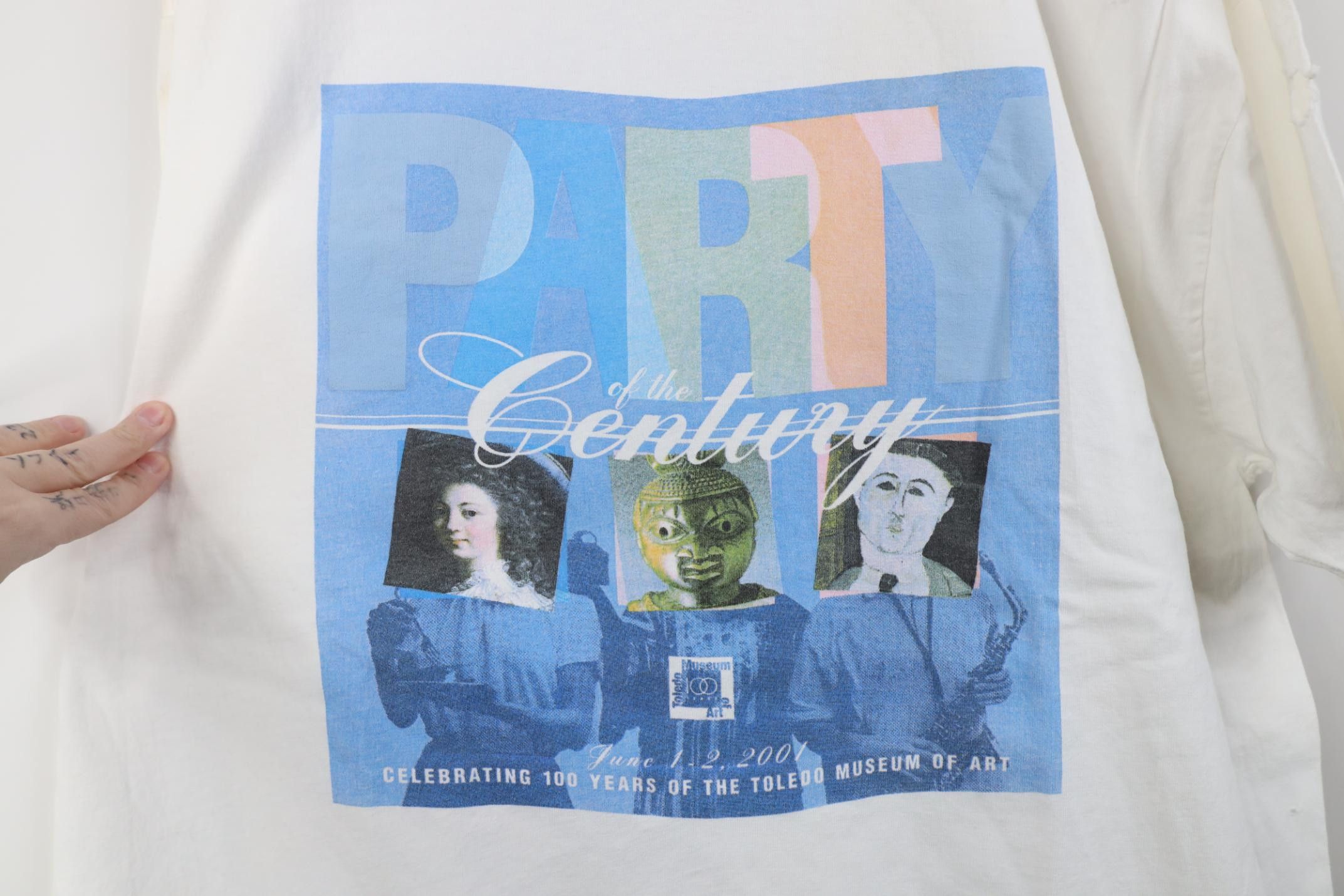 Vintage Vintage Y2K 2001 Party of the Century Museum of Art T-Shirt Size US XL / EU 56 / 4 - 4 Thumbnail