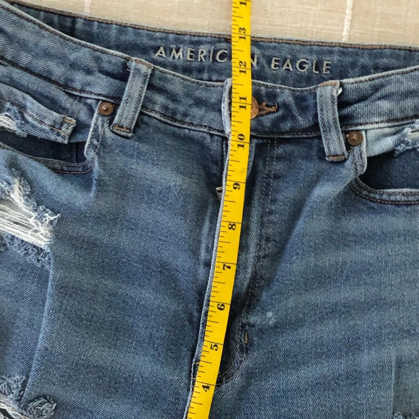 American Eagle Outfitters 12L American Eagle High-Rise Distressed Blue Mom Jeans Size 34" / US 12 / IT 48 - 11 Thumbnail