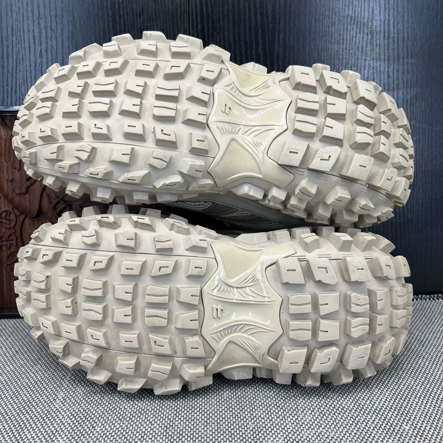 Balenciaga balenciaga low-top sneakers Size US 11 / EU 44 - 6 Thumbnail