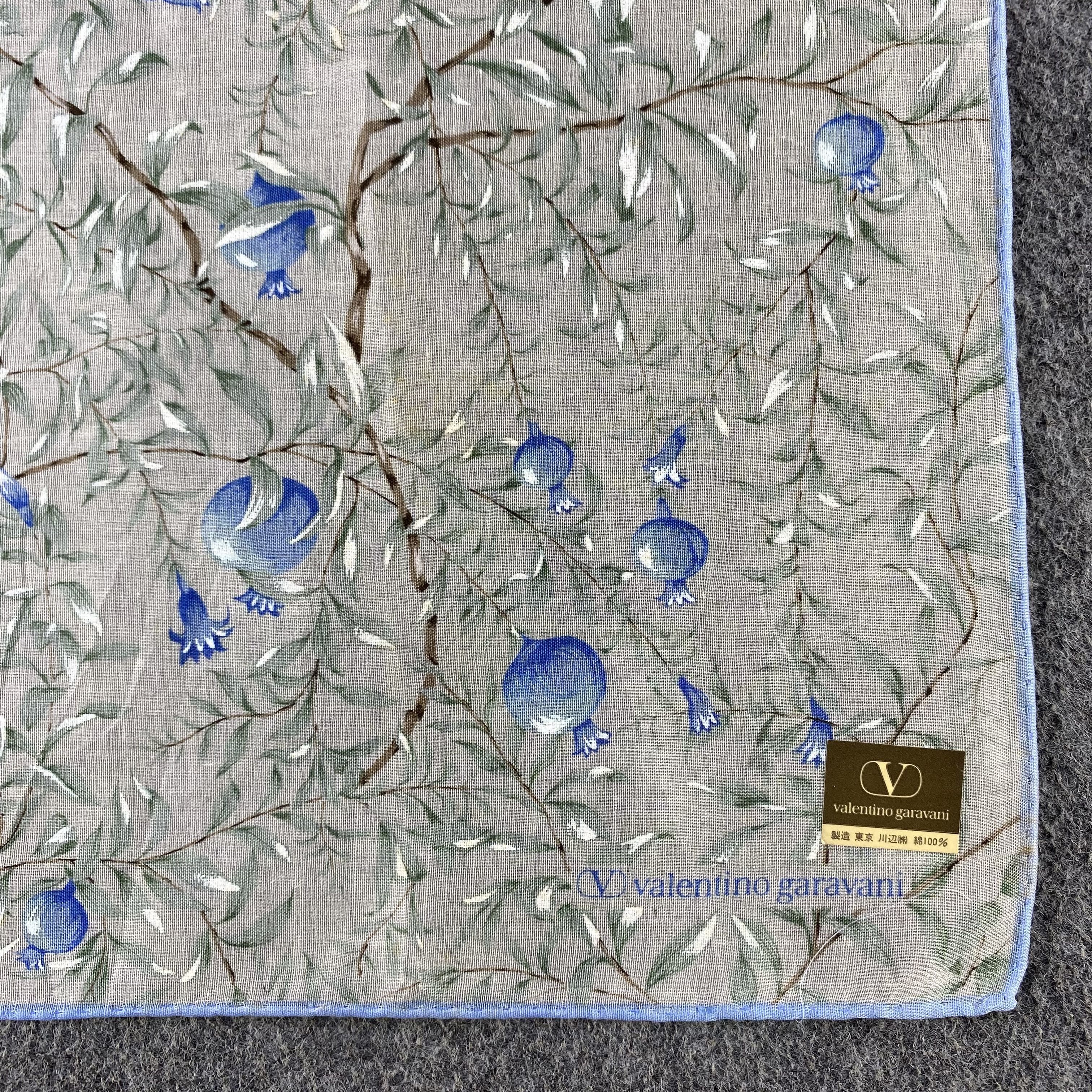 Valentino × Vintage Valentino Garavani Handkerchief/Neckerchief/Bandana HC746 Size ONE SIZE - 3 Thumbnail
