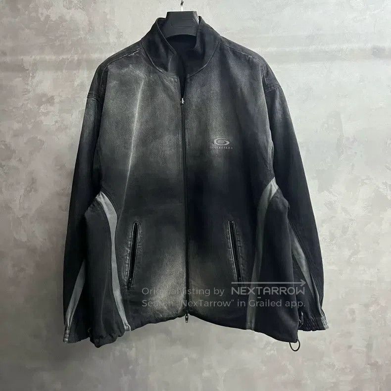 Balenciaga Balenciaga Black striped color-blocked logo print embroide Size US L / EU 52-54 / 3 - 1 Thumbnail