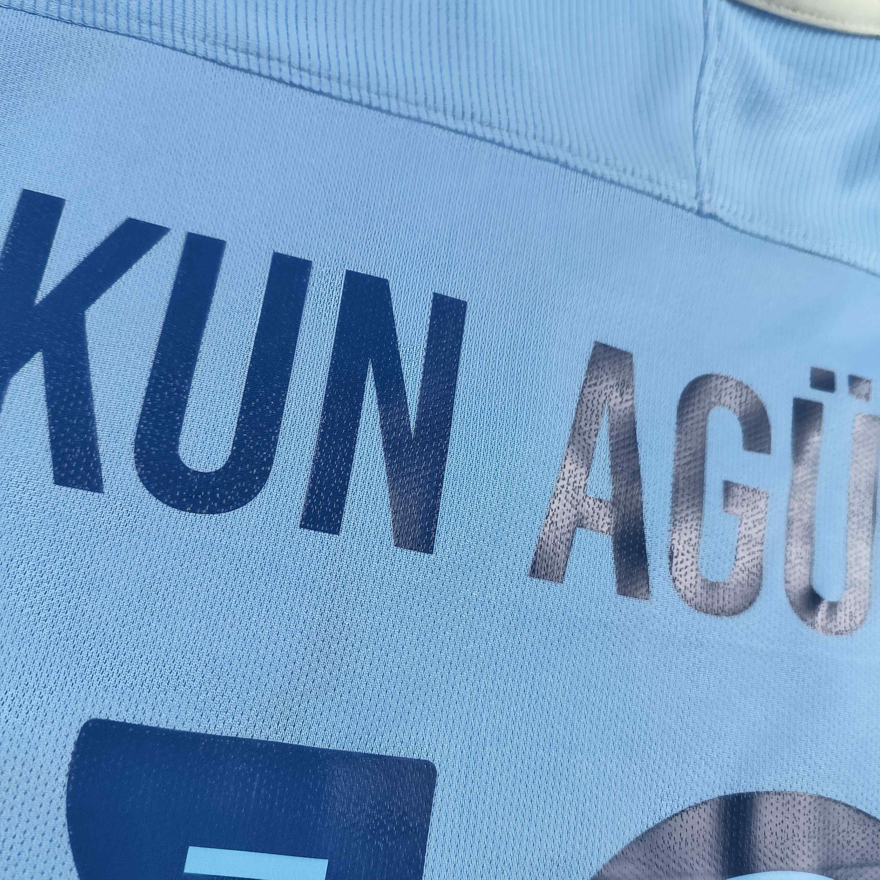 Nike Manchester City 17-18 home UCL Kun Agüero football jersey XL Size US XL / EU 56 / 4 - 12 Thumbnail