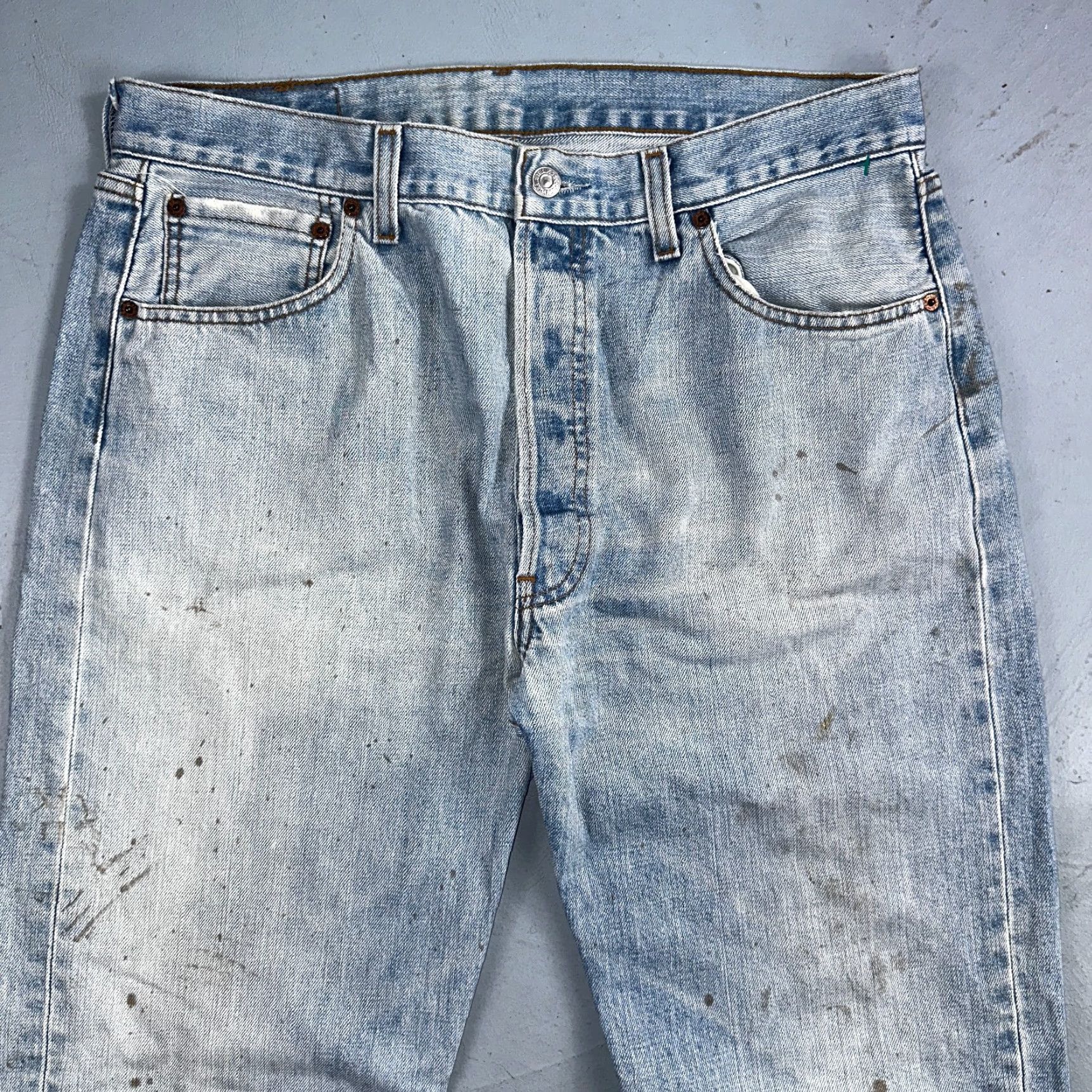 Levi's VINTAGE Levi's 501 Jeans Men 36x32 Straight Leg Light Wash 90s USA Retro Size US 36 / EU 52 - 2 Thumbnail