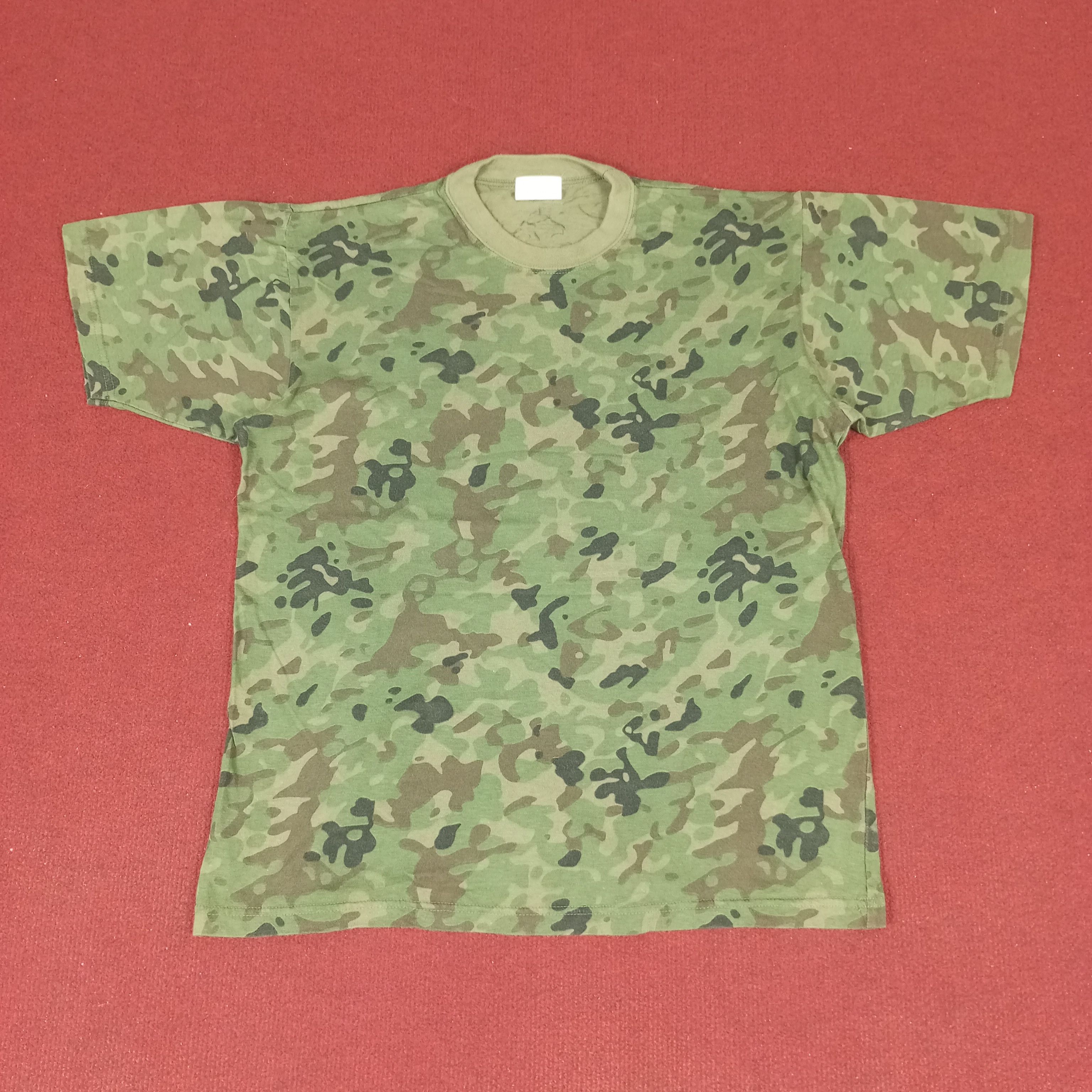 Vintage Camo Design Tshirt Army Military Style Size US M / EU 48-50 / 2 - 1 Thumbnail