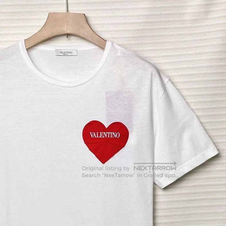 Valentino Valentino Short sleeve love logo Size M / US 6-8 / IT 42-44 - 3 Thumbnail