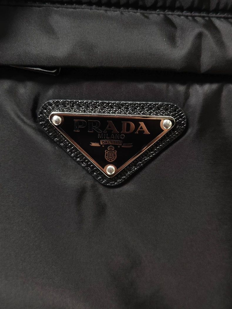 Prada PRADA24fw metal triangle label hooded warm zipper long slee Size US M / EU 48-50 / 2 - 3 Thumbnail