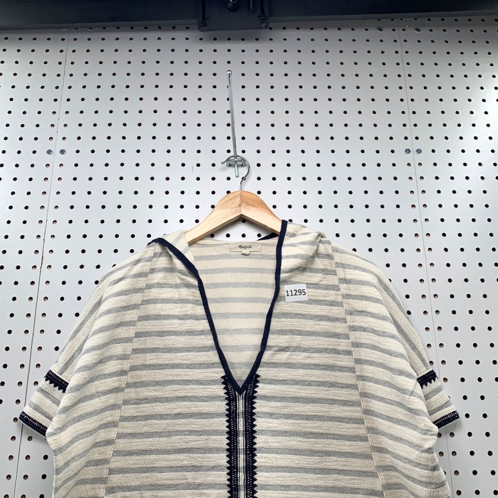Madewell VINTAGE Madewell Knit Hooded V Neck Sweater Womens XS Oversized Tunic Pockets Hooded Shirt XS White Striped 90s Mens Womens Girls Boys Size XS / US 0-2 / IT 36-38 - 2 Thumbnail