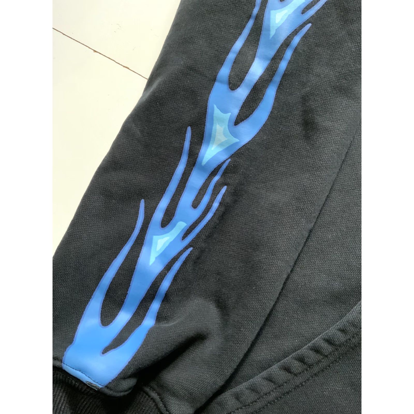 Vintage VIBRATE V8 Blue Flames Heavyweight French Terry Black Pullover Hoodie XL Mens Size US XL / EU 56 / 4 - 5 Thumbnail