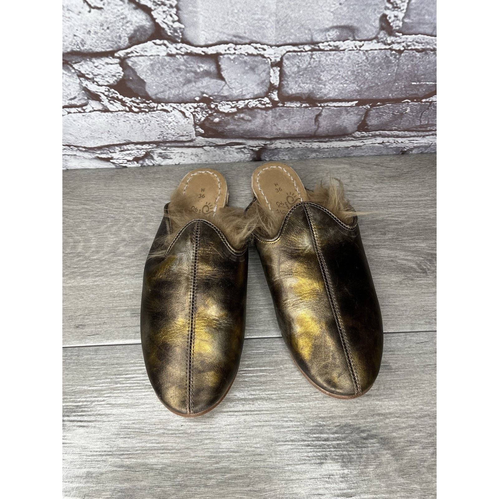 Saba Sabah Baba Big Bend Olive Shearling Bronze Slippers Mules Fl Size US 6 / IT 36 - 4 Thumbnail