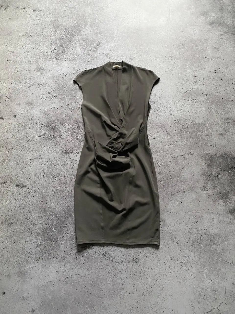 Helmut Lang HELMUT LANG V NECK DRAPED SHEAT SLEEVELESS PIXEL DRESS Size XS / US 0-2 / IT 36-38 - 1 Thumbnail