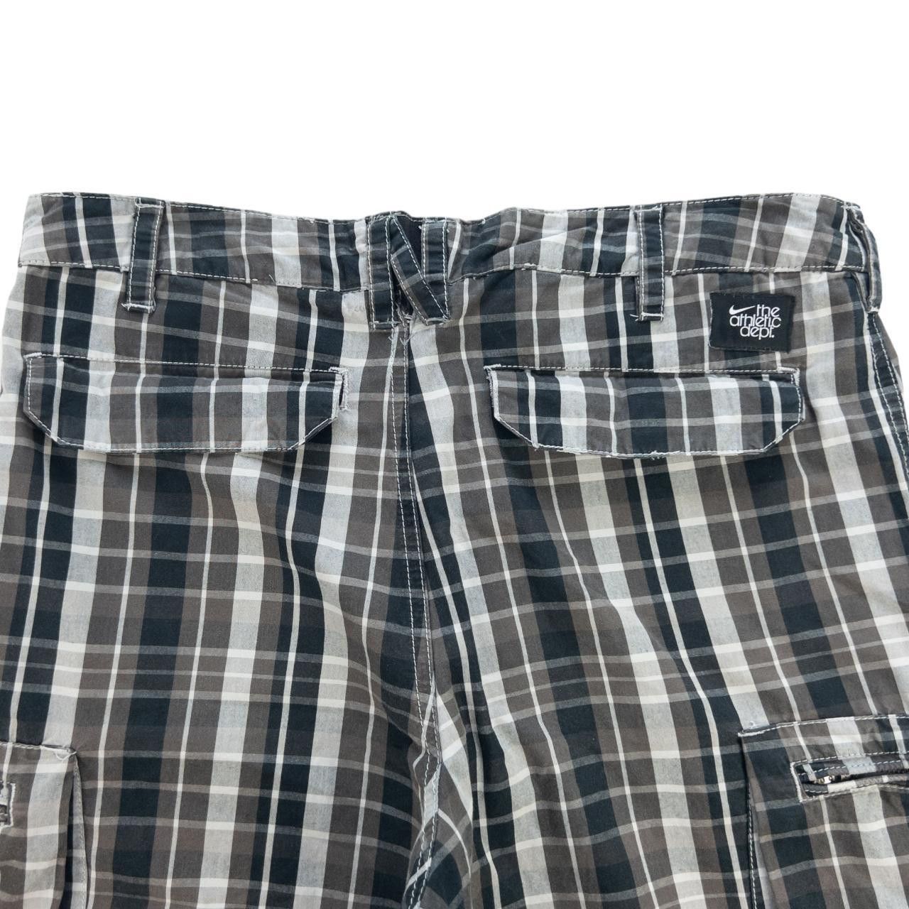 Nike Vintage Nike Check Cargo Shorts Size W33 Size US 33 - 4 Thumbnail