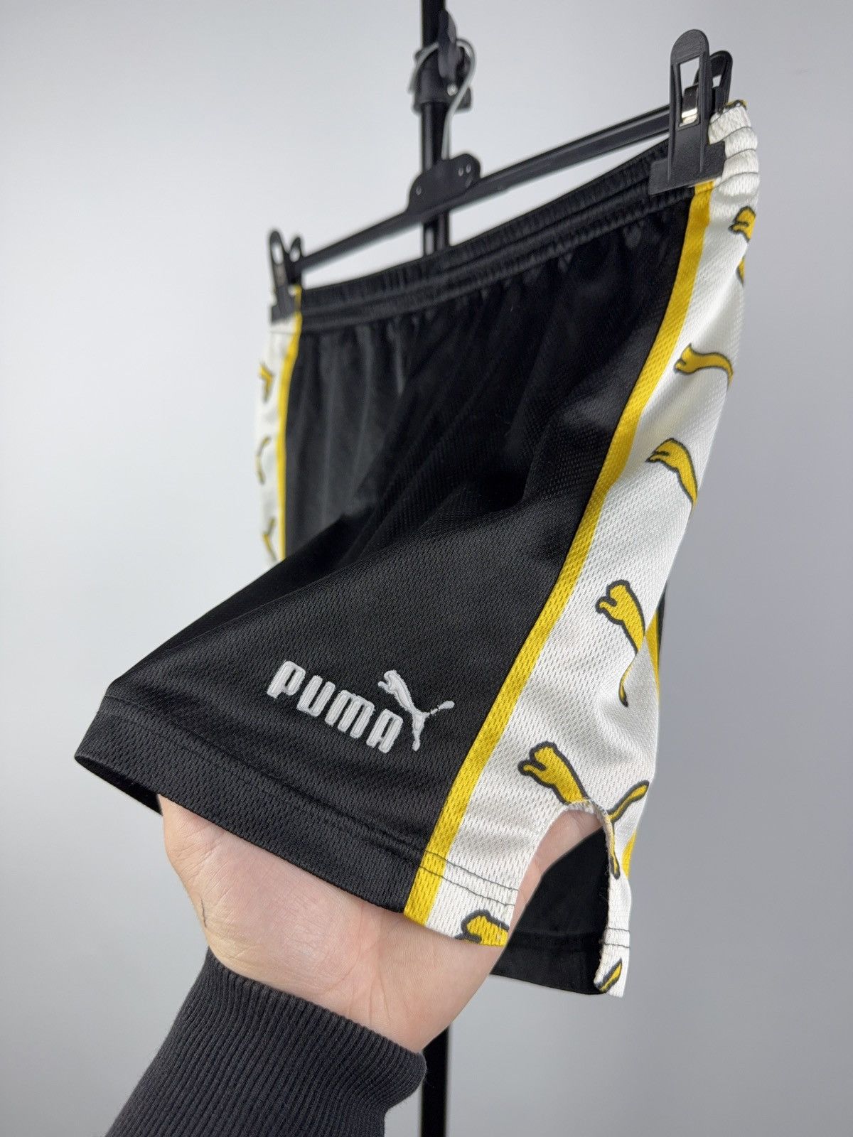 Puma Retro 90s Vintage Puma Logo Tape Black Mesh Shorts S size Size US 30 / EU 46 - 2 Thumbnail