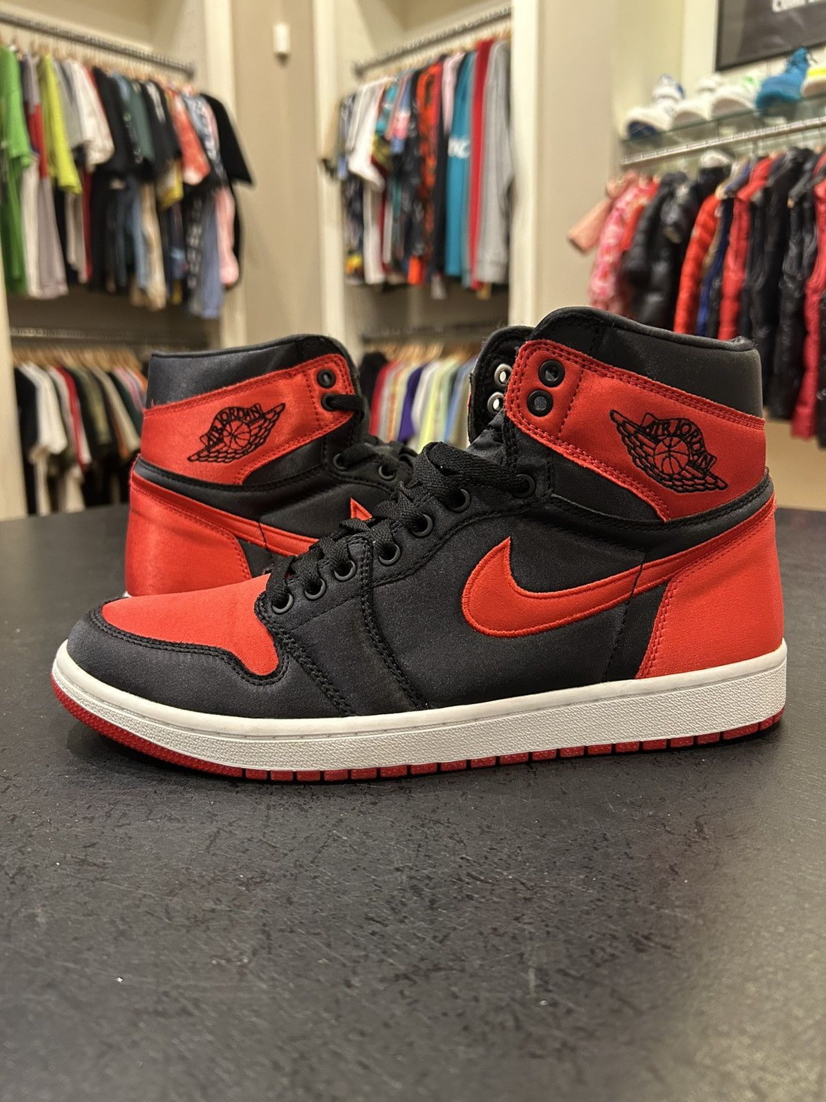 Jordan Brand Jordan 1 Retro ‘Satin Banned’ Numbered Pair Size US 10.5 / EU 43-44 - 1 Thumbnail