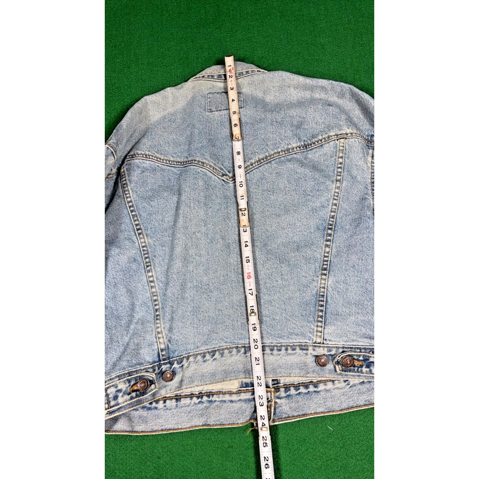 Levi's Vintage 90s Levi's Light Wash Denim Made In USA Trucker M Size US M / EU 48-50 / 2 - 8 Thumbnail