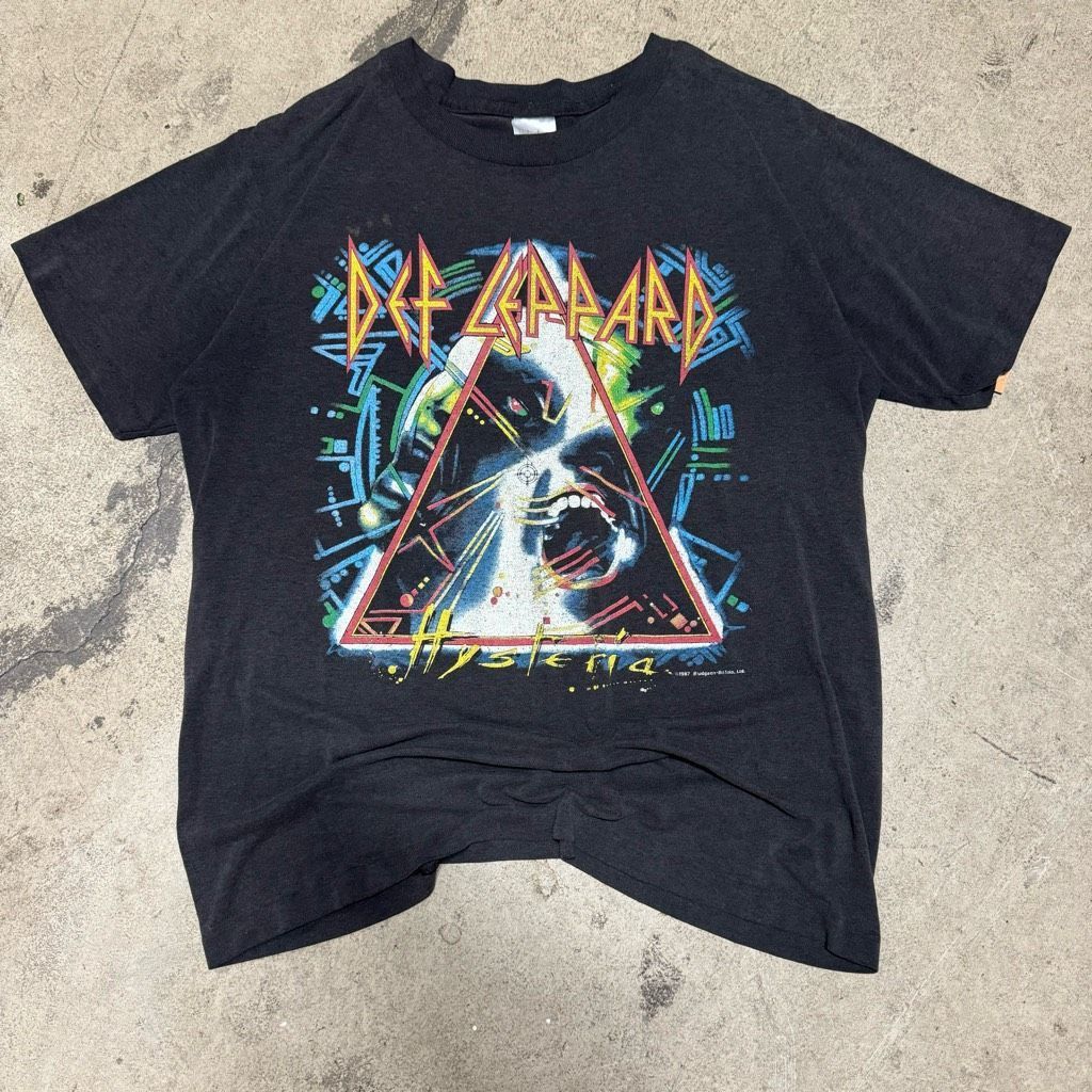 Vintage Vintage 1987 Def Leppard Hysteria Tour Band Graphic T-shirt Size US M / EU 48-50 / 2 - 1 Thumbnail